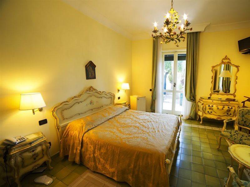 Grande Albergo Miramare Formia Exterior foto