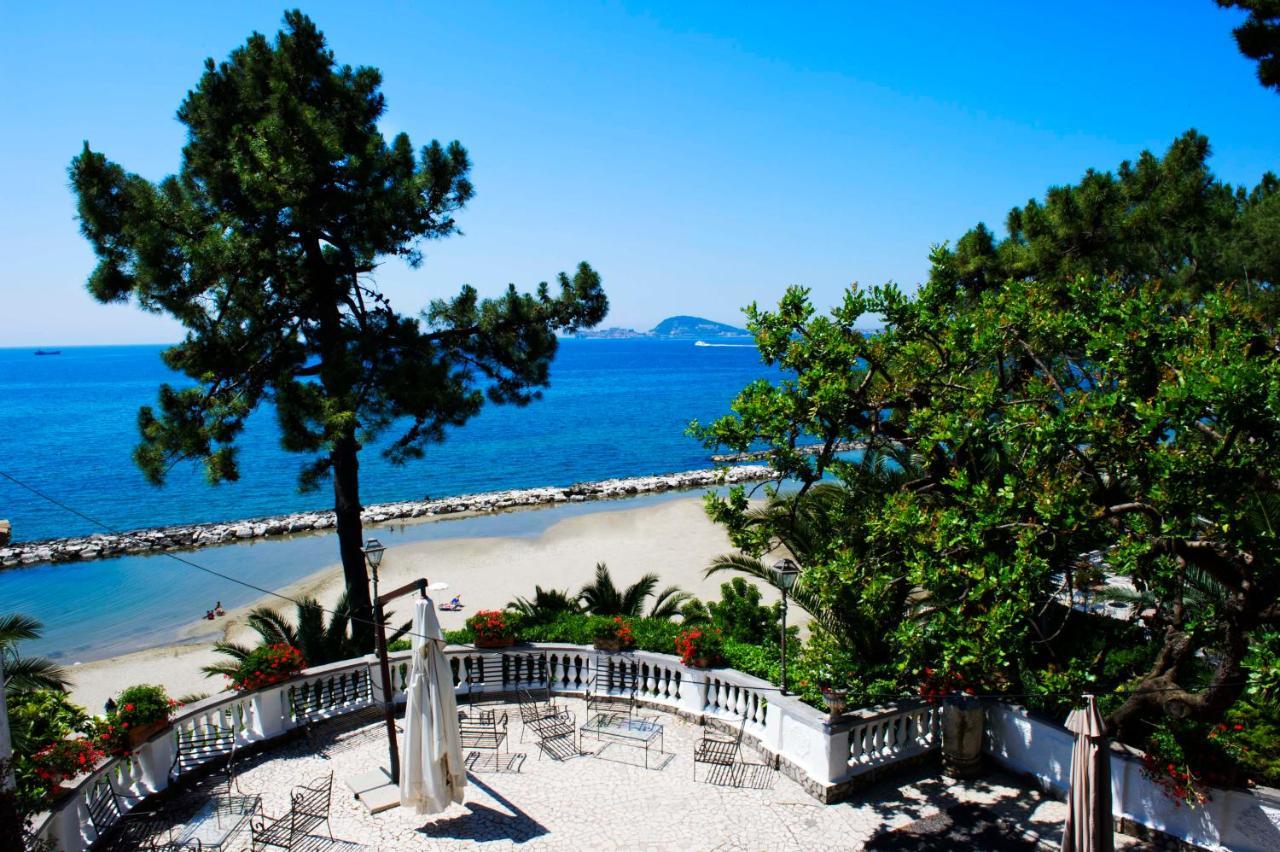 Grande Albergo Miramare Formia Exterior foto