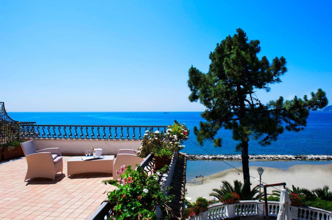 Grande Albergo Miramare Formia Exterior foto