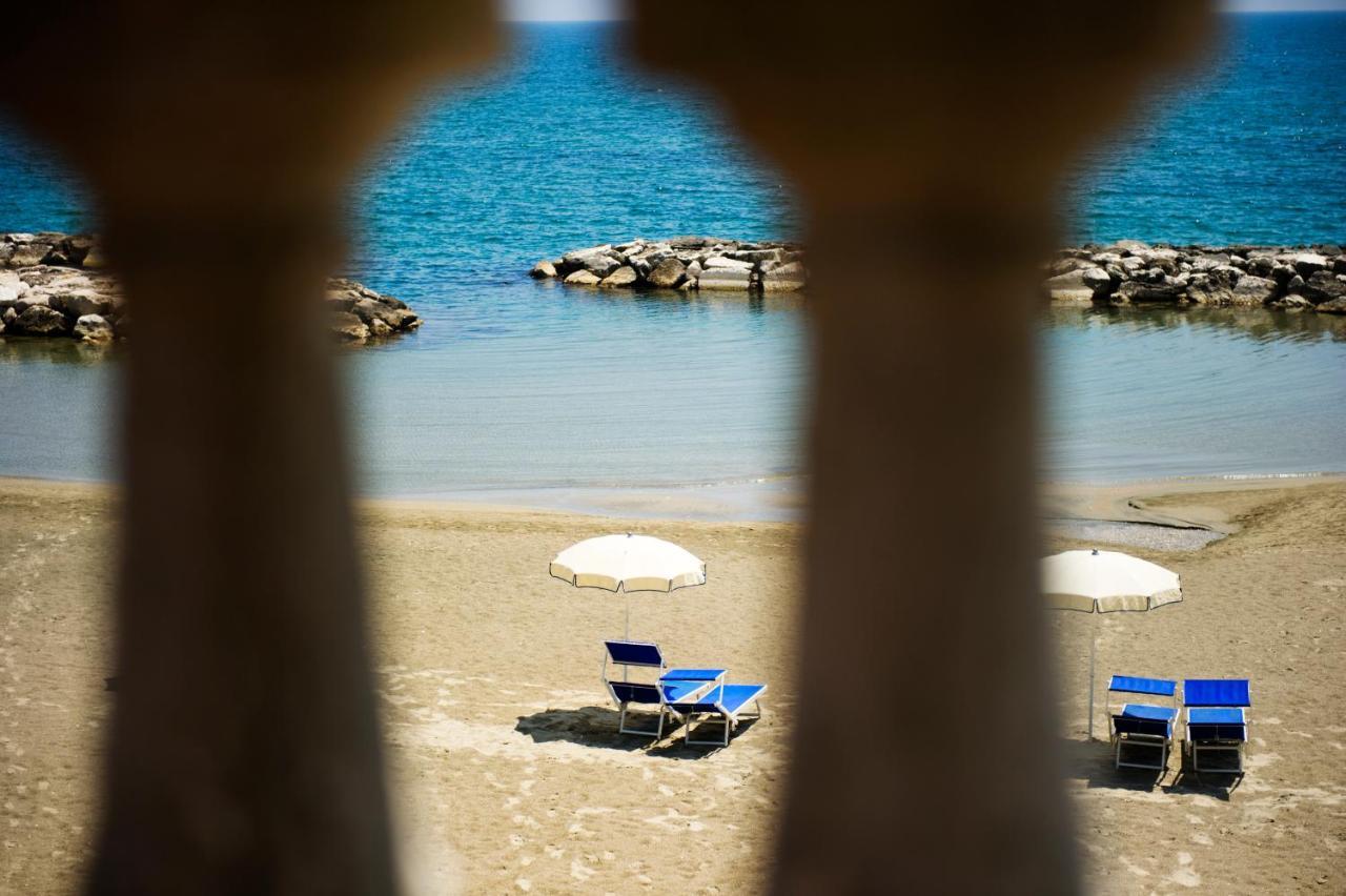Grande Albergo Miramare Formia Exterior foto
