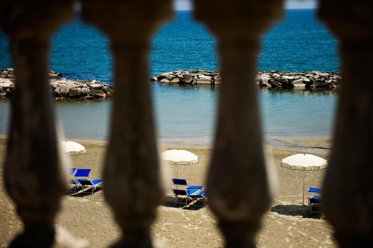 Grande Albergo Miramare Formia Exterior foto